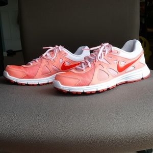 Pink Nike Revolution 2 tennis shoes